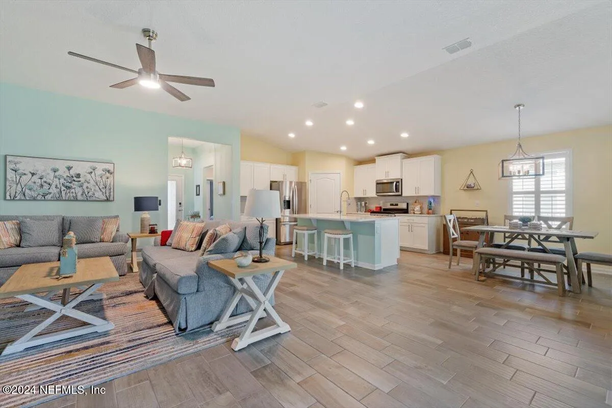 St Augustine, Florida 32095, United States, 3 Bedrooms Bedrooms, ,2 BathroomsBathrooms,Residential,Pending,35571