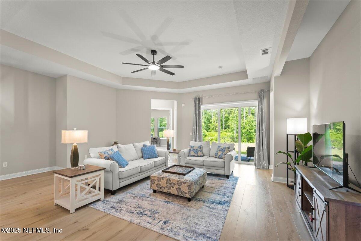 286 HOLLY LANDING Way