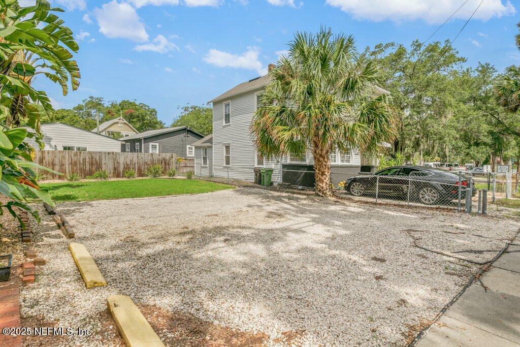 114 MARTIN LUTHER KING Avenue WITH BUILDABLE LOT