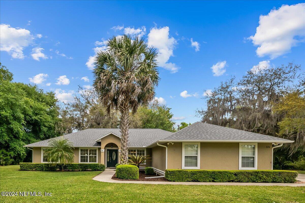 Palatka, FL home for sale located at 226 Crystal Cove Drive, Palatka, FL 32177