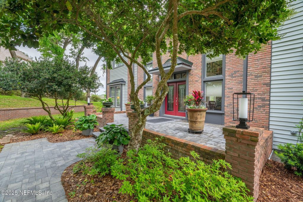 listing image 80