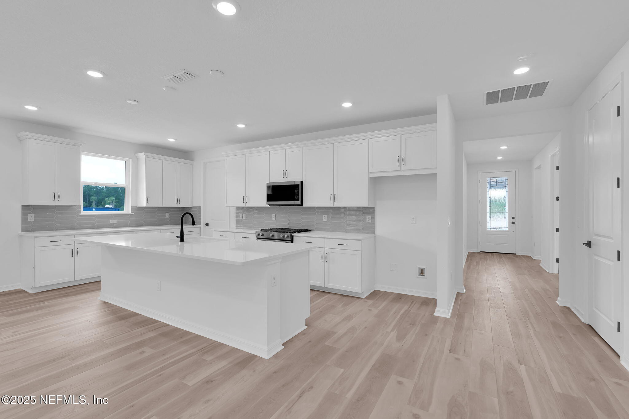 104 HEADSTREAM Drive