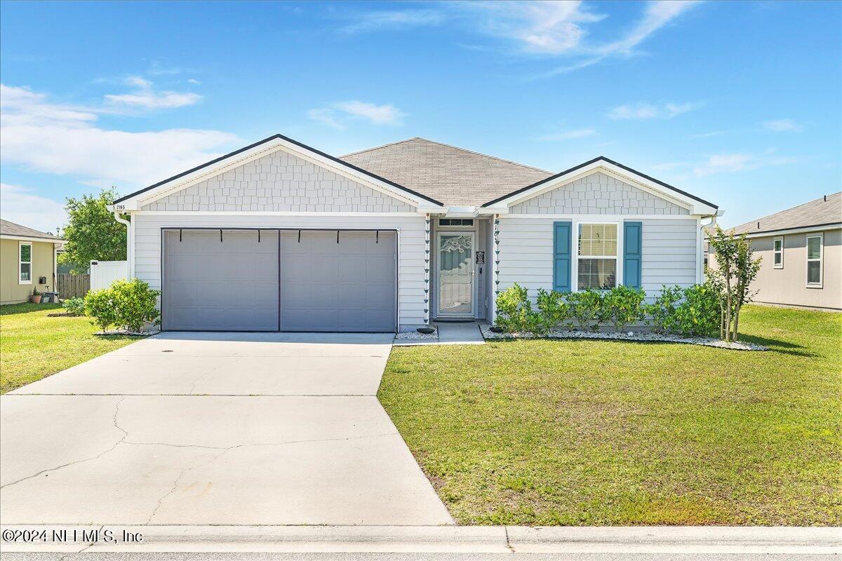 Green Cove Springs, FL home for sale located at 2165 Pebble Point Drive, Green Cove Springs, FL 32043