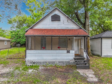 Photo of 224 SPRING Street, Jacksonville, FL 32254 (MLS # 2153543)