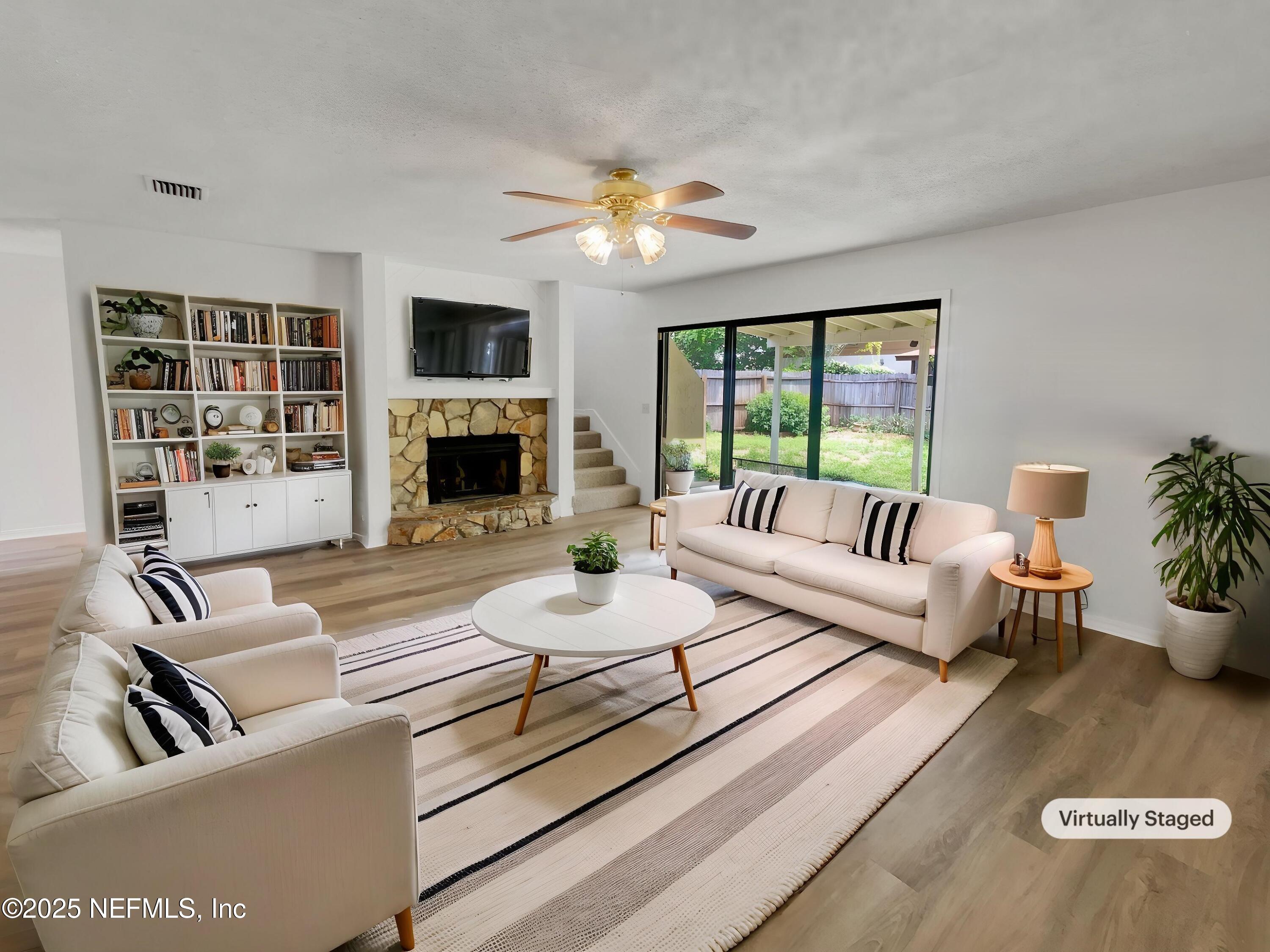 1127 ROMAINE Circle W