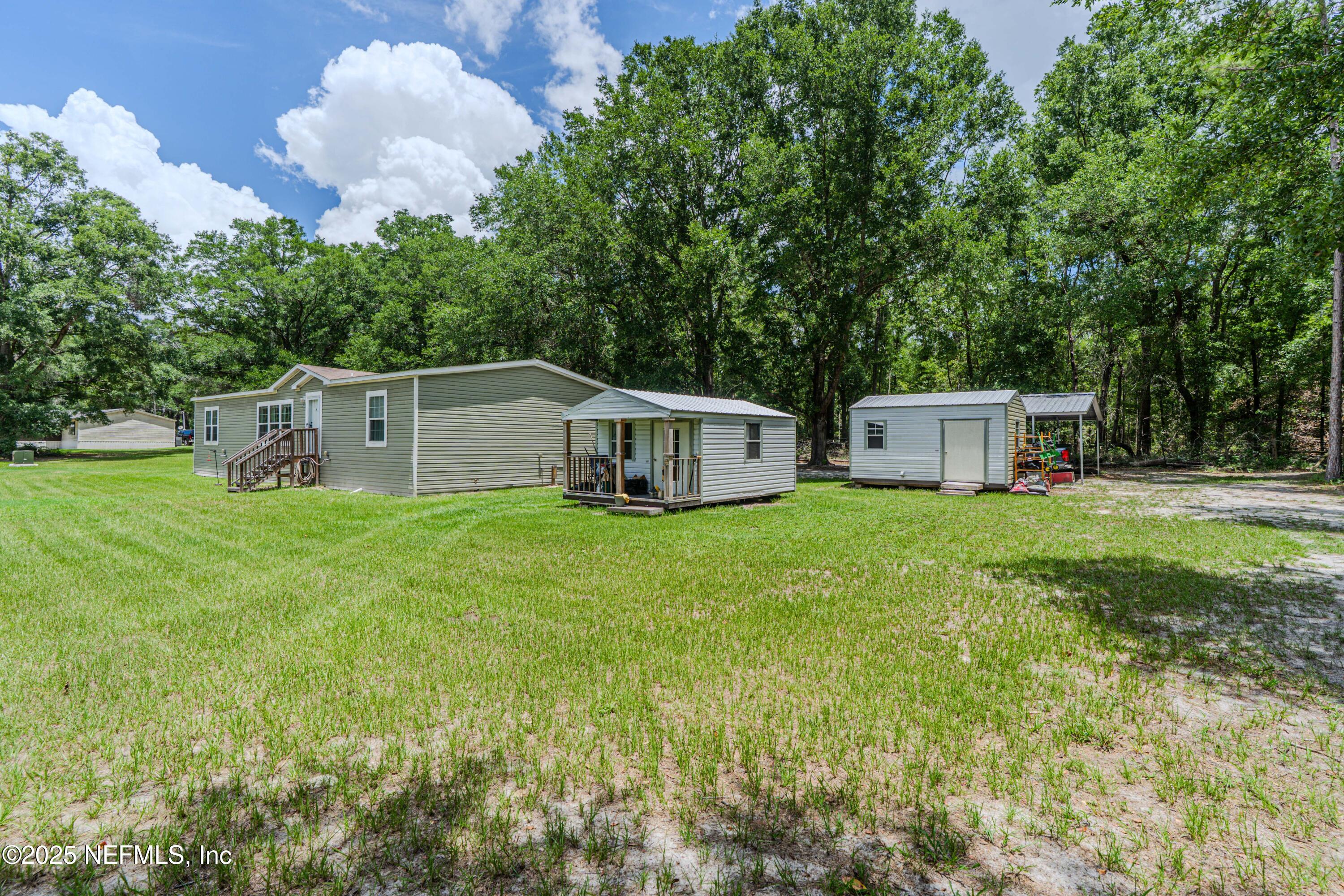261 SW BEYOND Court