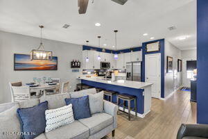 44 PINEBURY Lane