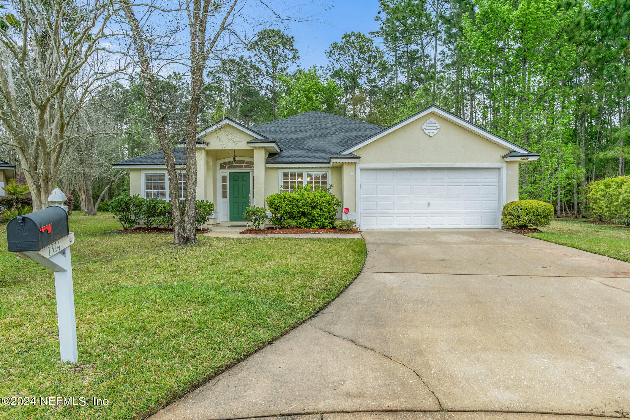 St Johns, FL home for sale located at 1324 E CHINABERRY Court, St Johns, FL 32259