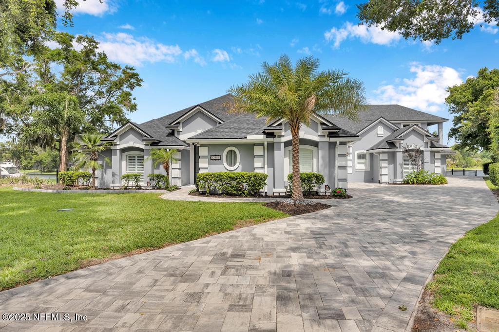 13609 EMERALD COVE Court