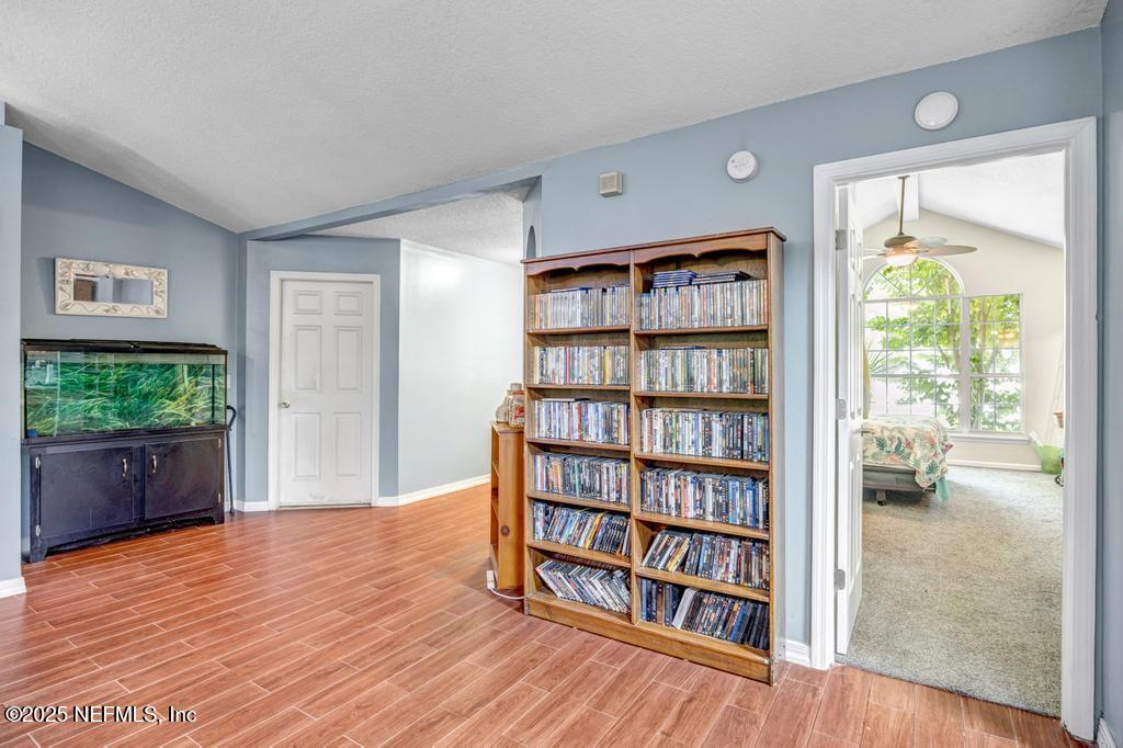 958 LONG LAKE Drive