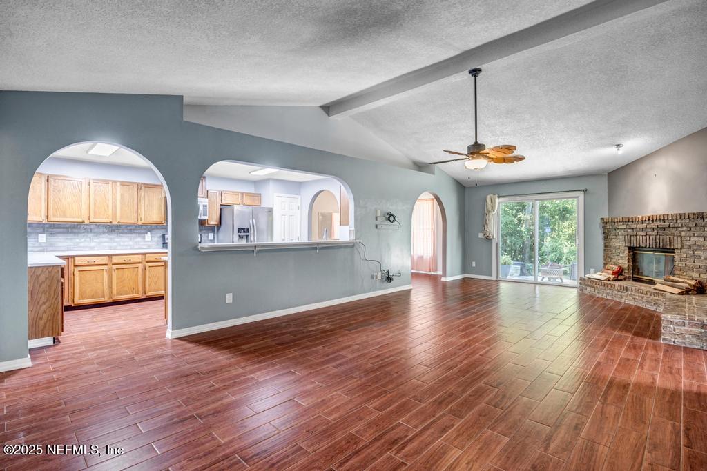 958 LONG LAKE Drive