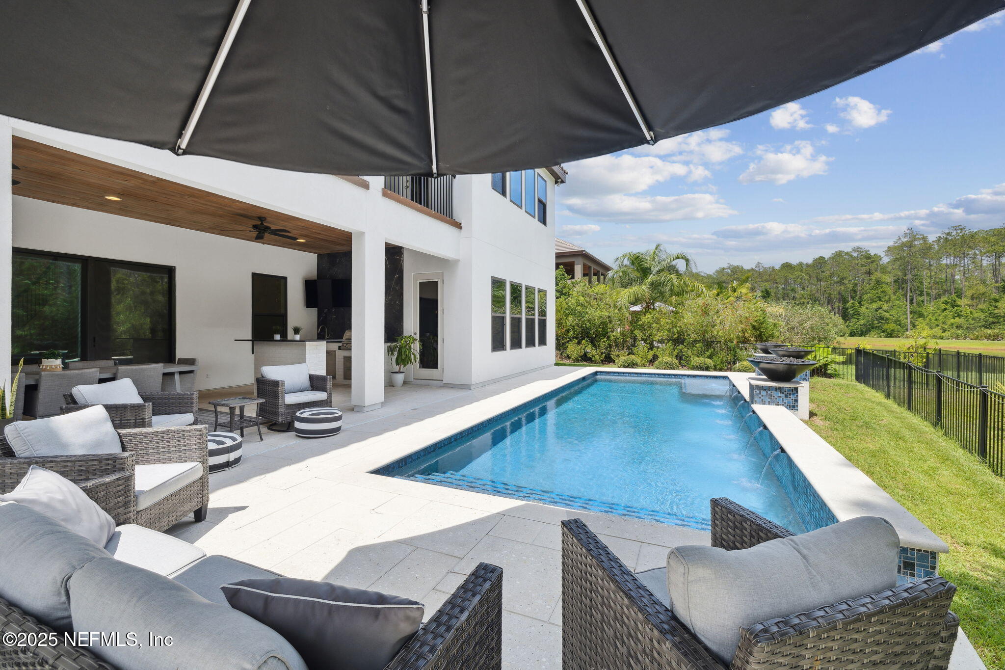 465 DEER VALLEY Drive