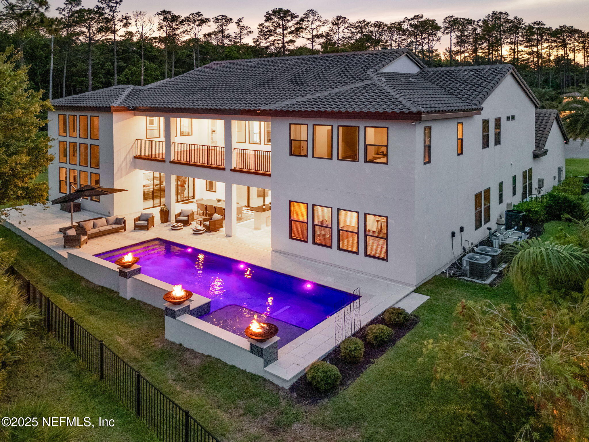 465 DEER VALLEY Drive