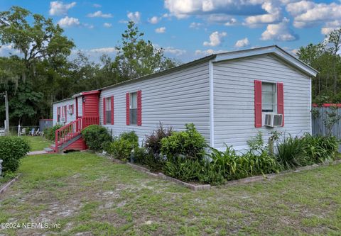 A home in Interlachen