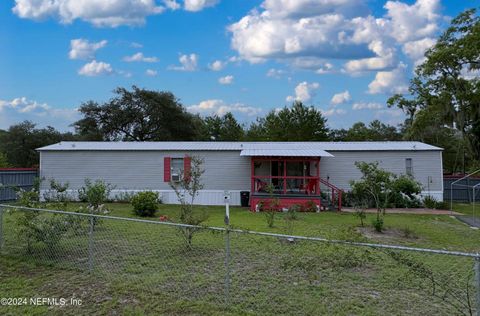 A home in Interlachen