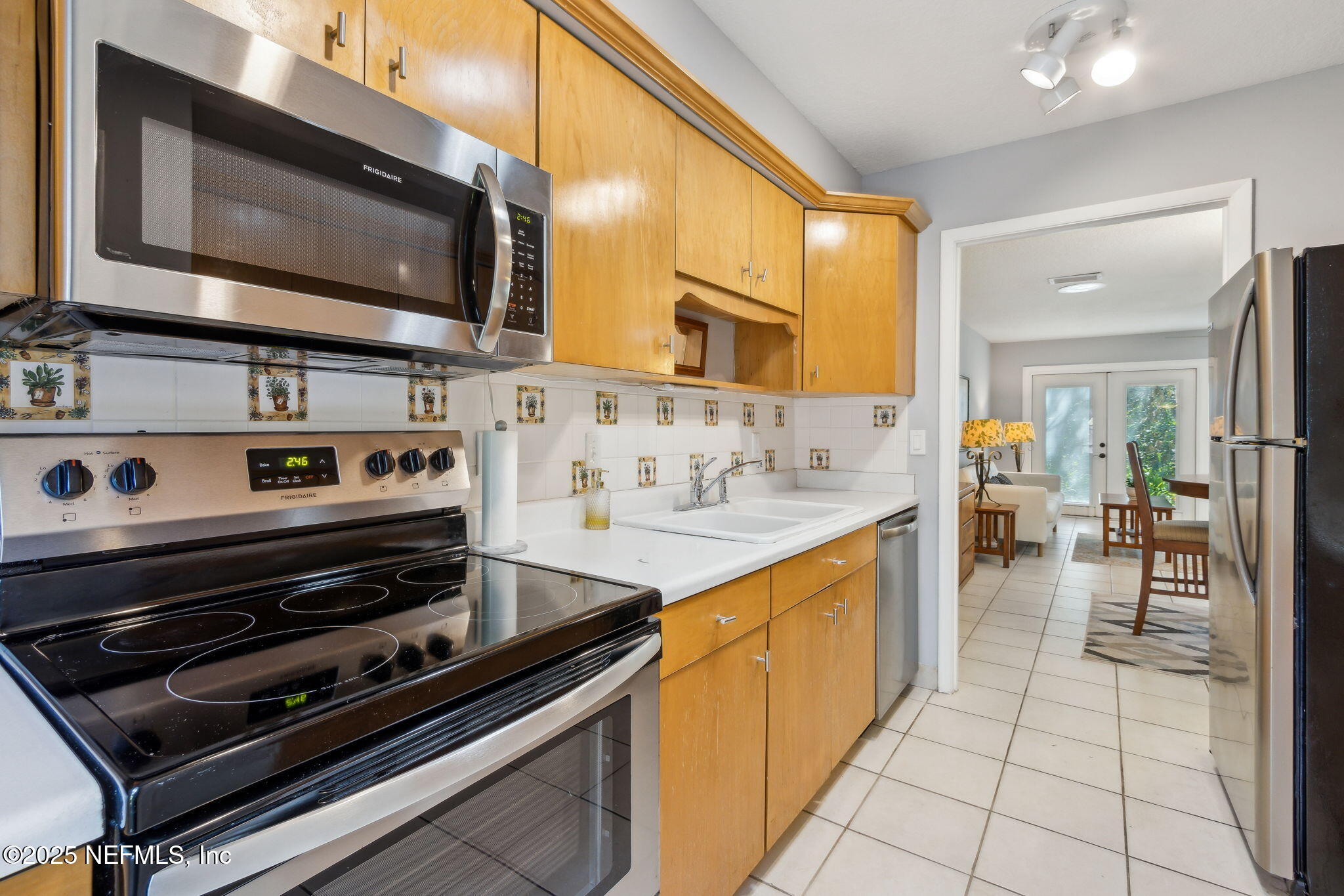 1768 MARINERS Walk 901