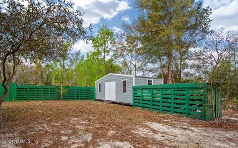 A home in Interlachen