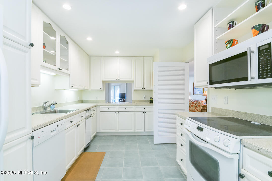 10 10TH Street 11