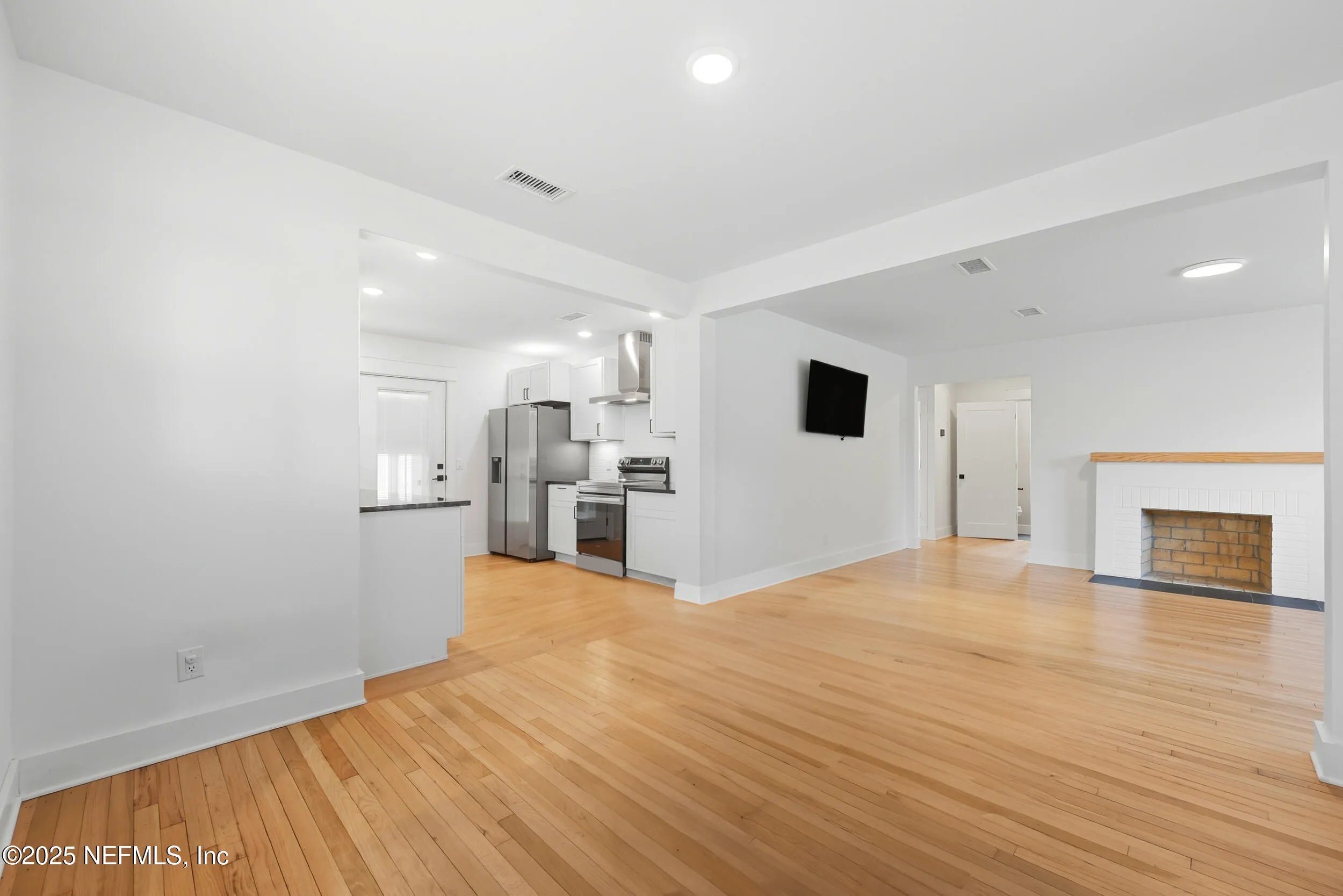 Jacksonville, Florida 32207, United States, 3 Bedrooms Bedrooms, ,1 BathroomBathrooms,Residential,Active,221930