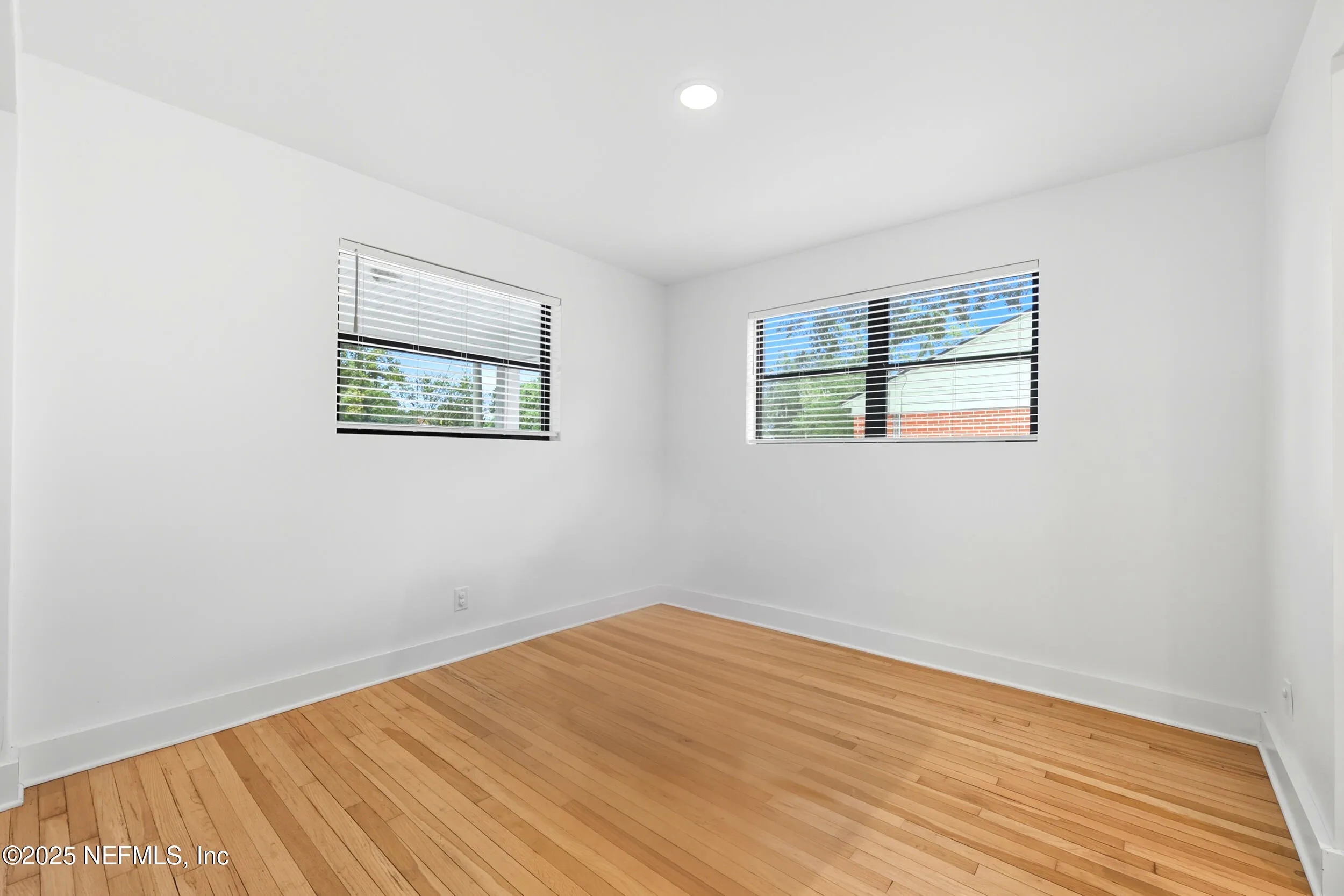 Jacksonville, Florida 32207, United States, 3 Bedrooms Bedrooms, ,1 BathroomBathrooms,Residential,Active,221930