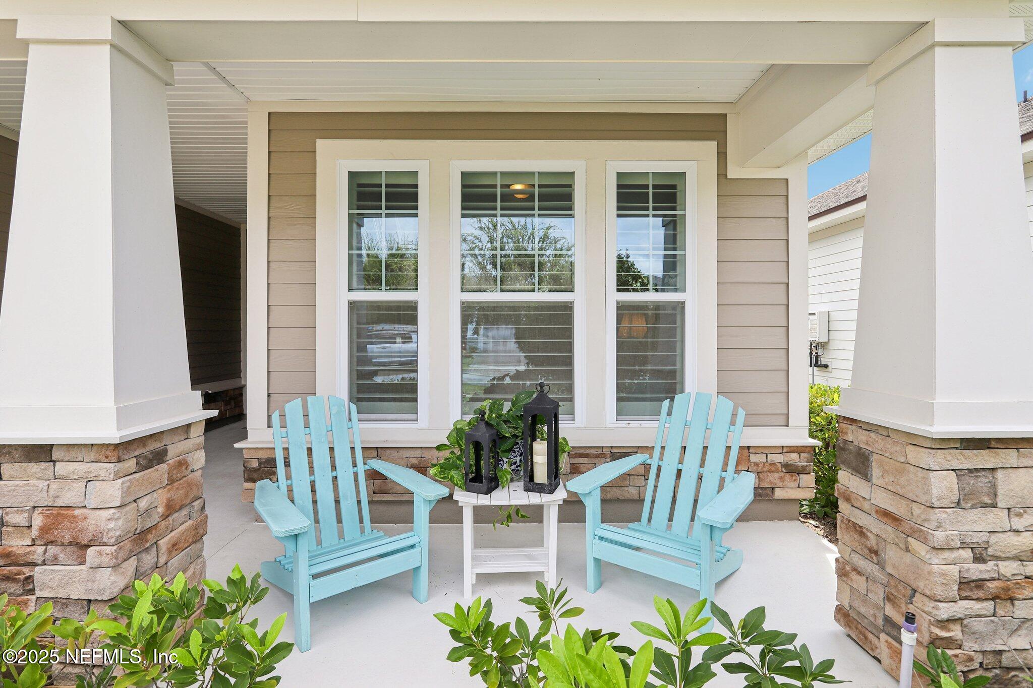 42 KNOTWOOD Way