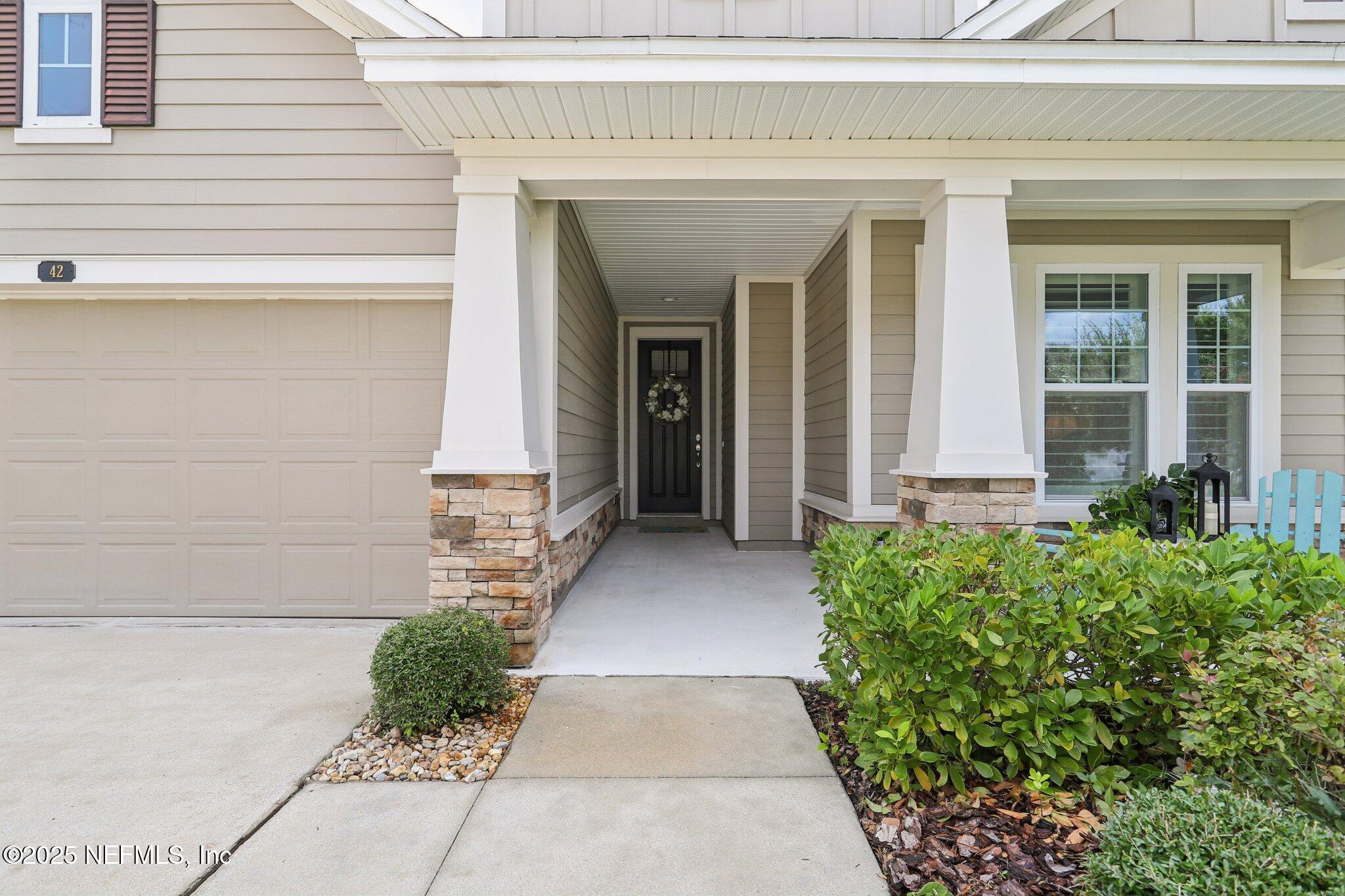 42 KNOTWOOD Way
