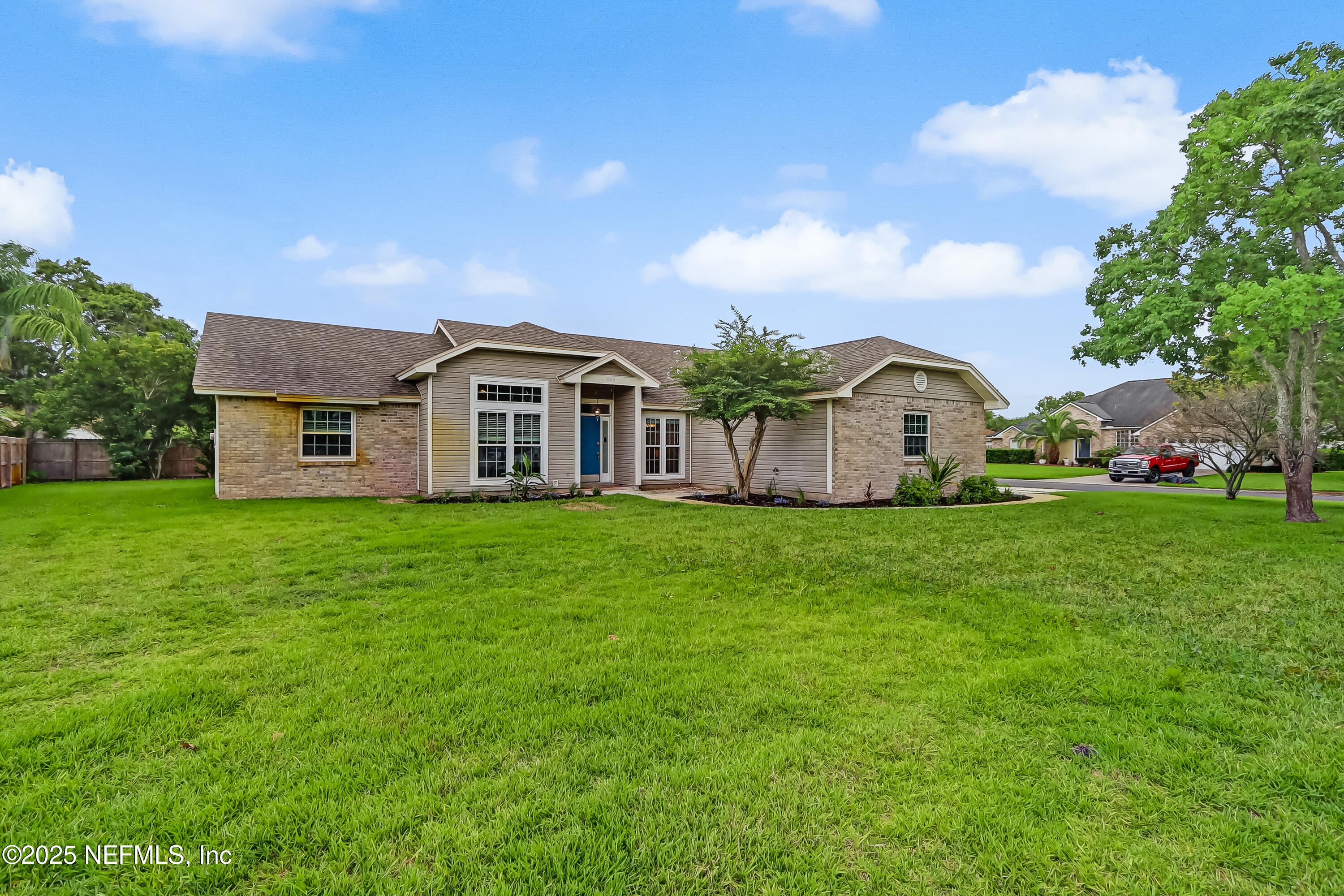 1803 OAKBREEZE Court