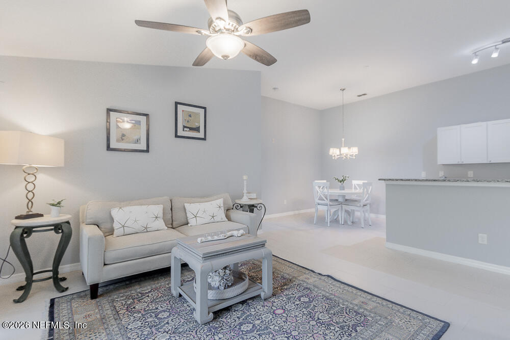 100 BOARDWALK Drive 836