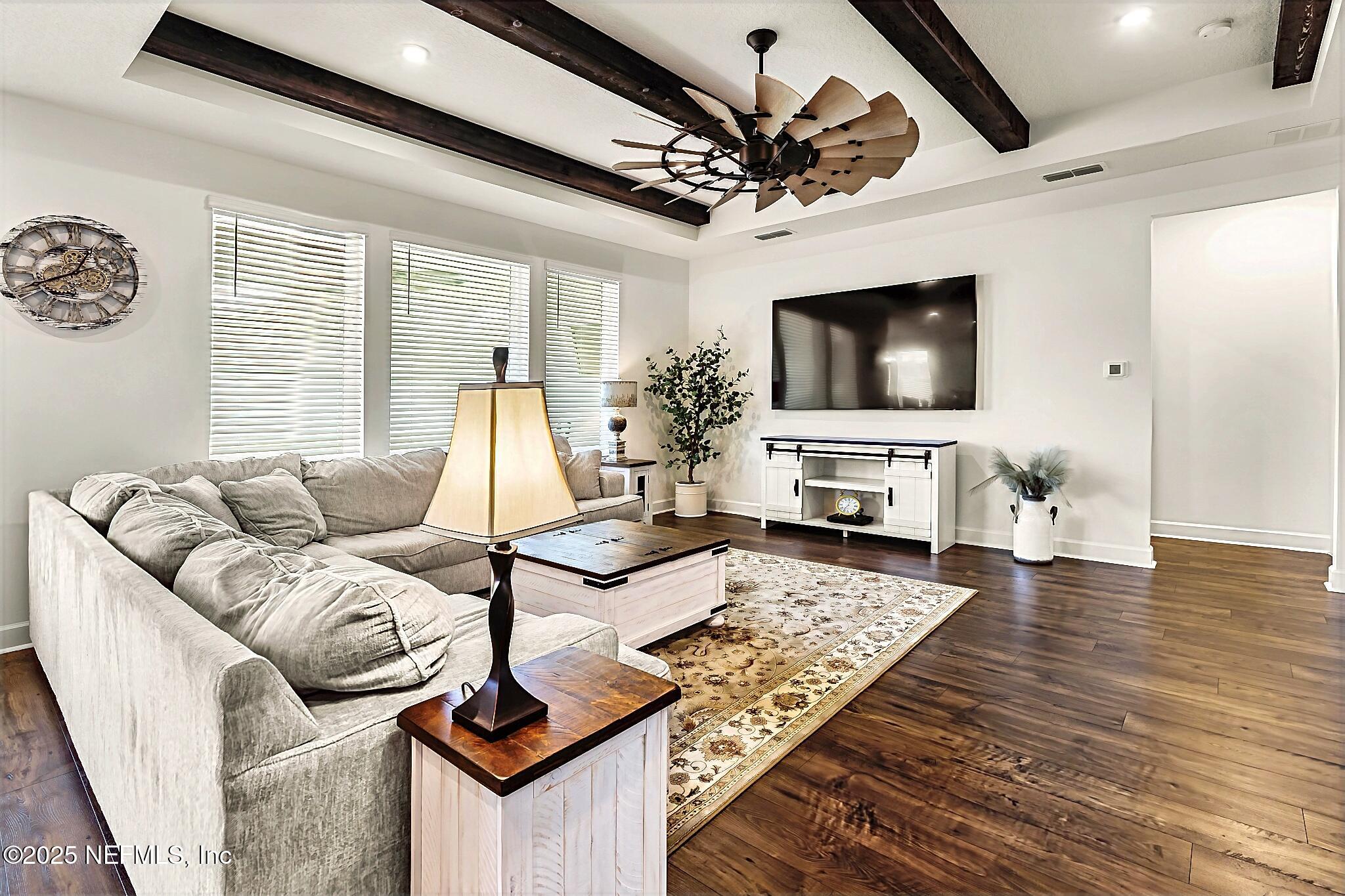 133 OAKHURST Court