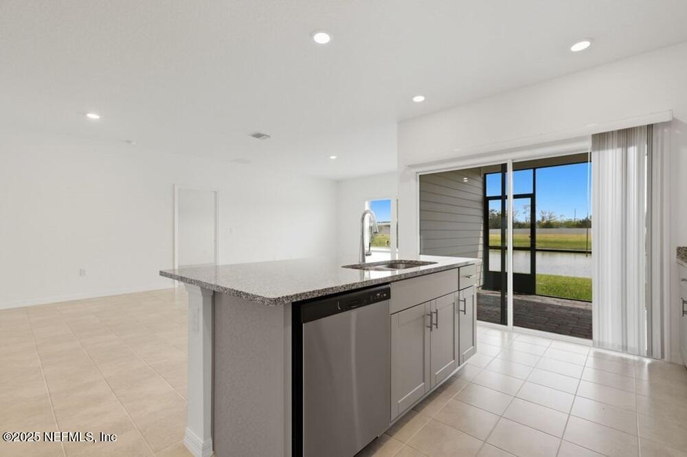 8136 ARCHIBALD Terrace