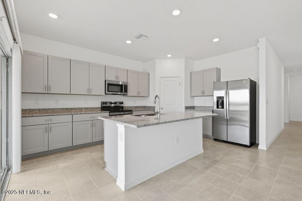 8136 ARCHIBALD Terrace