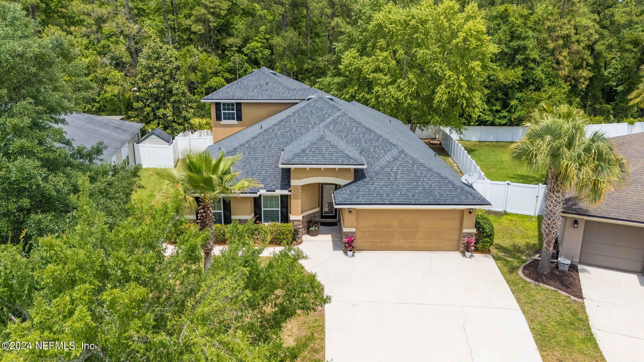 Middleburg, FL home for sale located at 4925 Creek Bluff Lane, Middleburg, FL 32068
