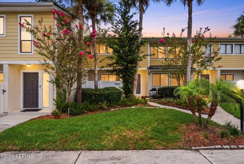 Photo of 7910 LOS ROBLES Court, Jacksonville, FL 32256 (MLS # 2158874)