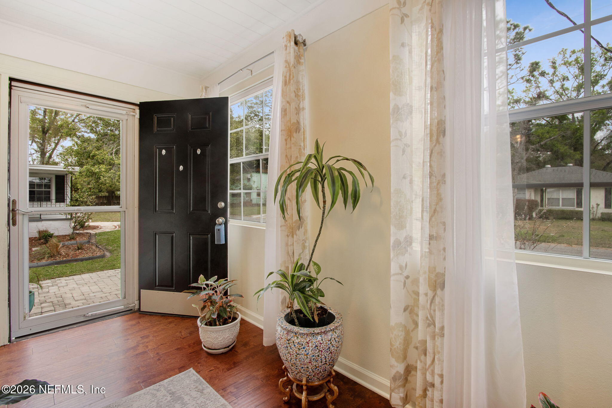 1232 RENSSELAER Avenue