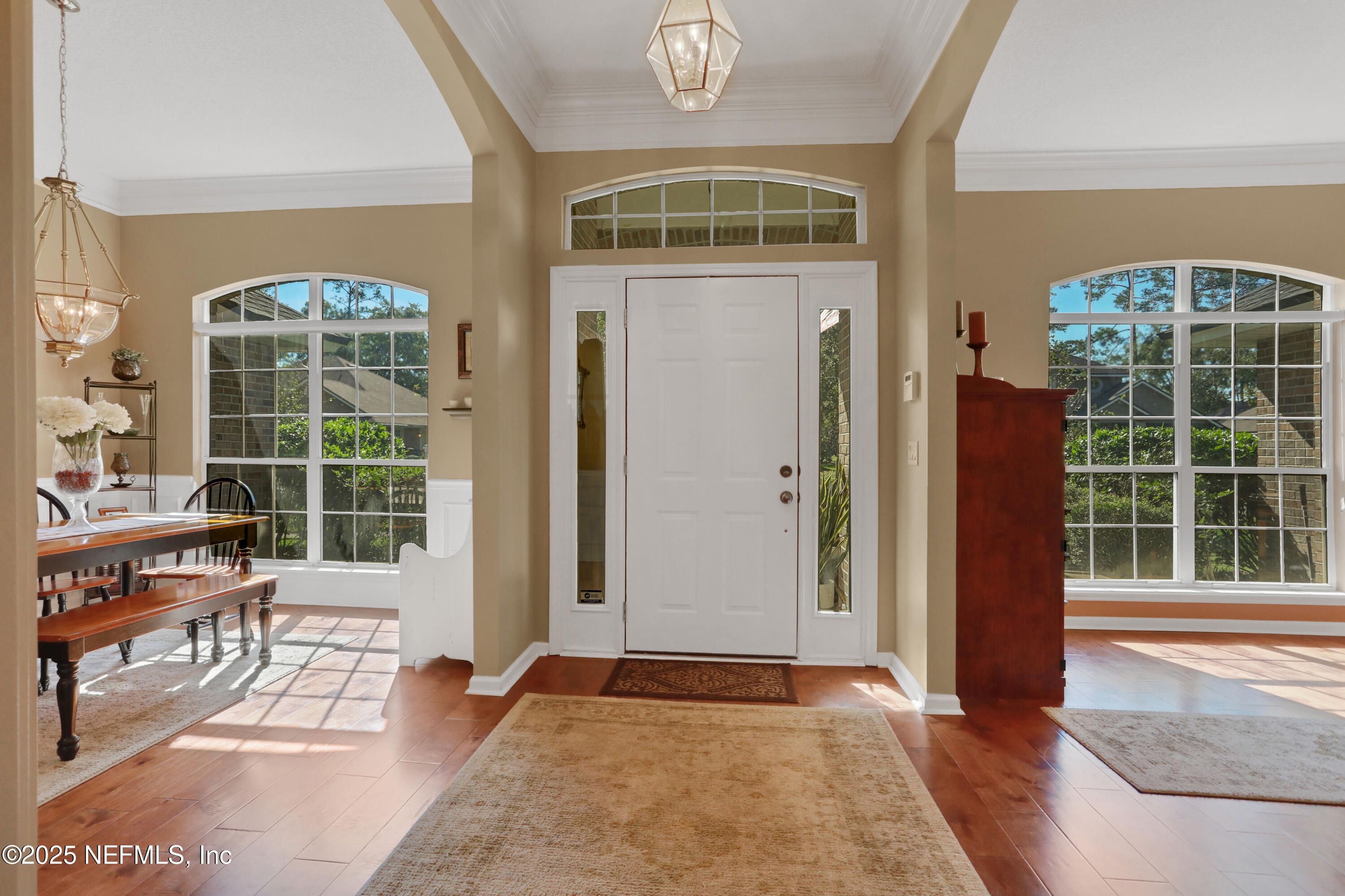 1685 PINECREST Drive