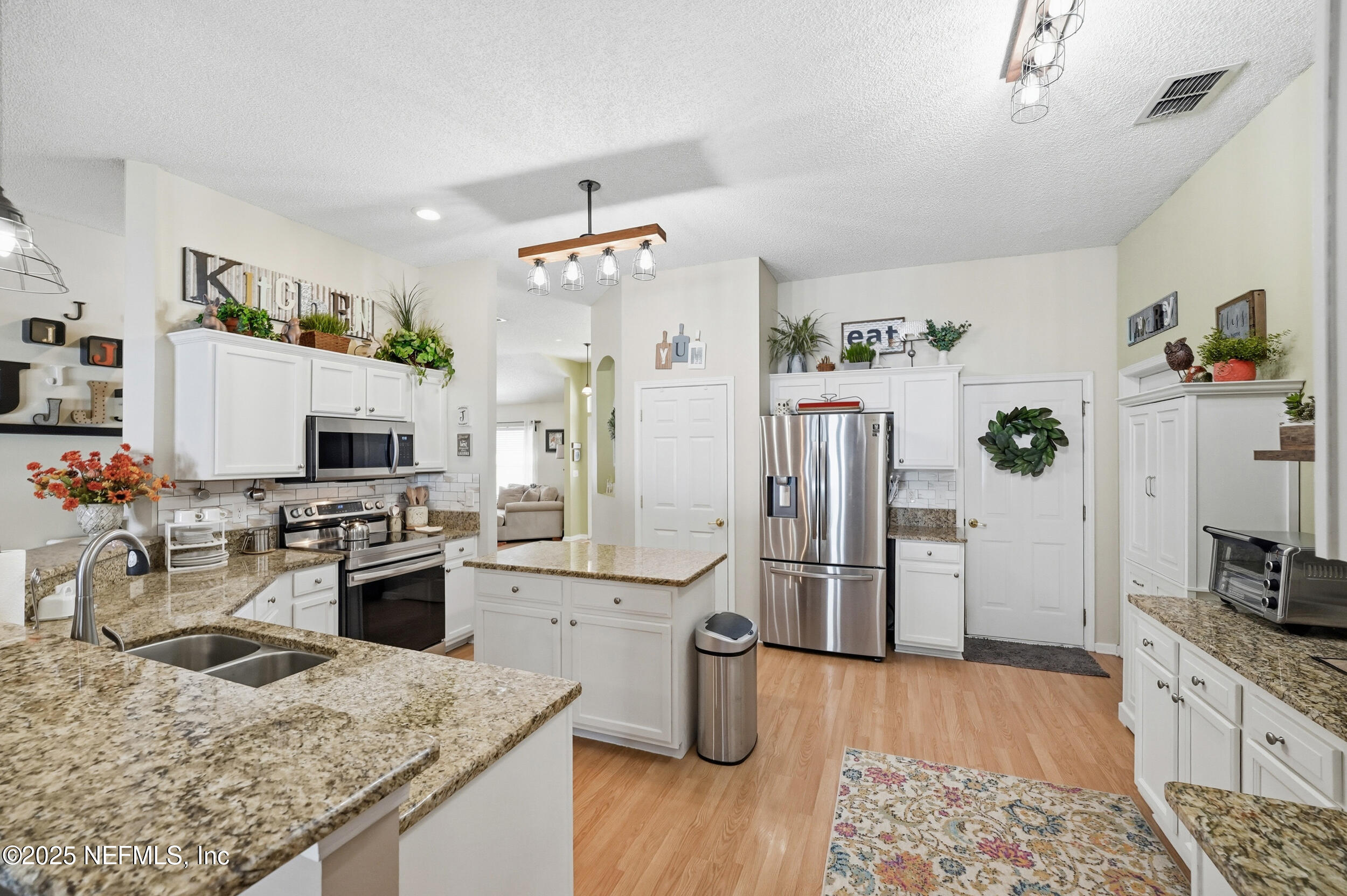 1077 SEATTLE SLEW Lane