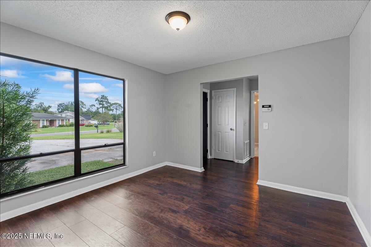 5289 RAINEY Avenue N