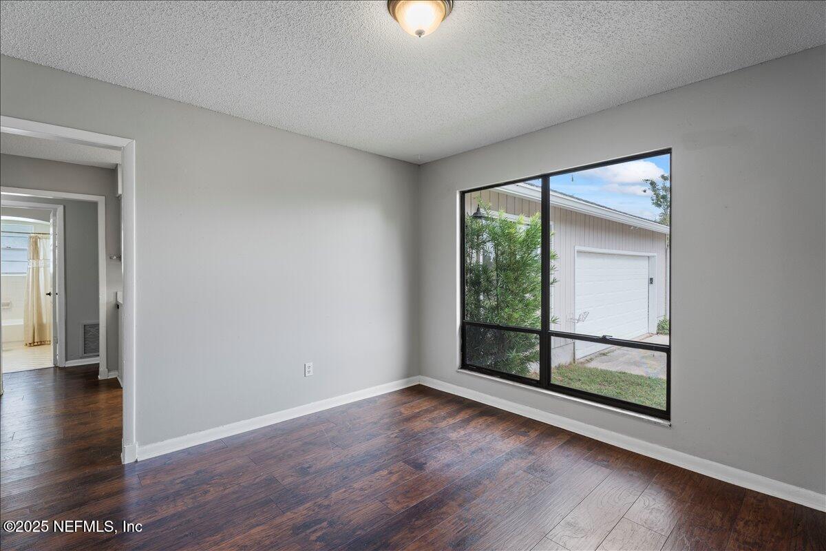 5289 RAINEY Avenue N