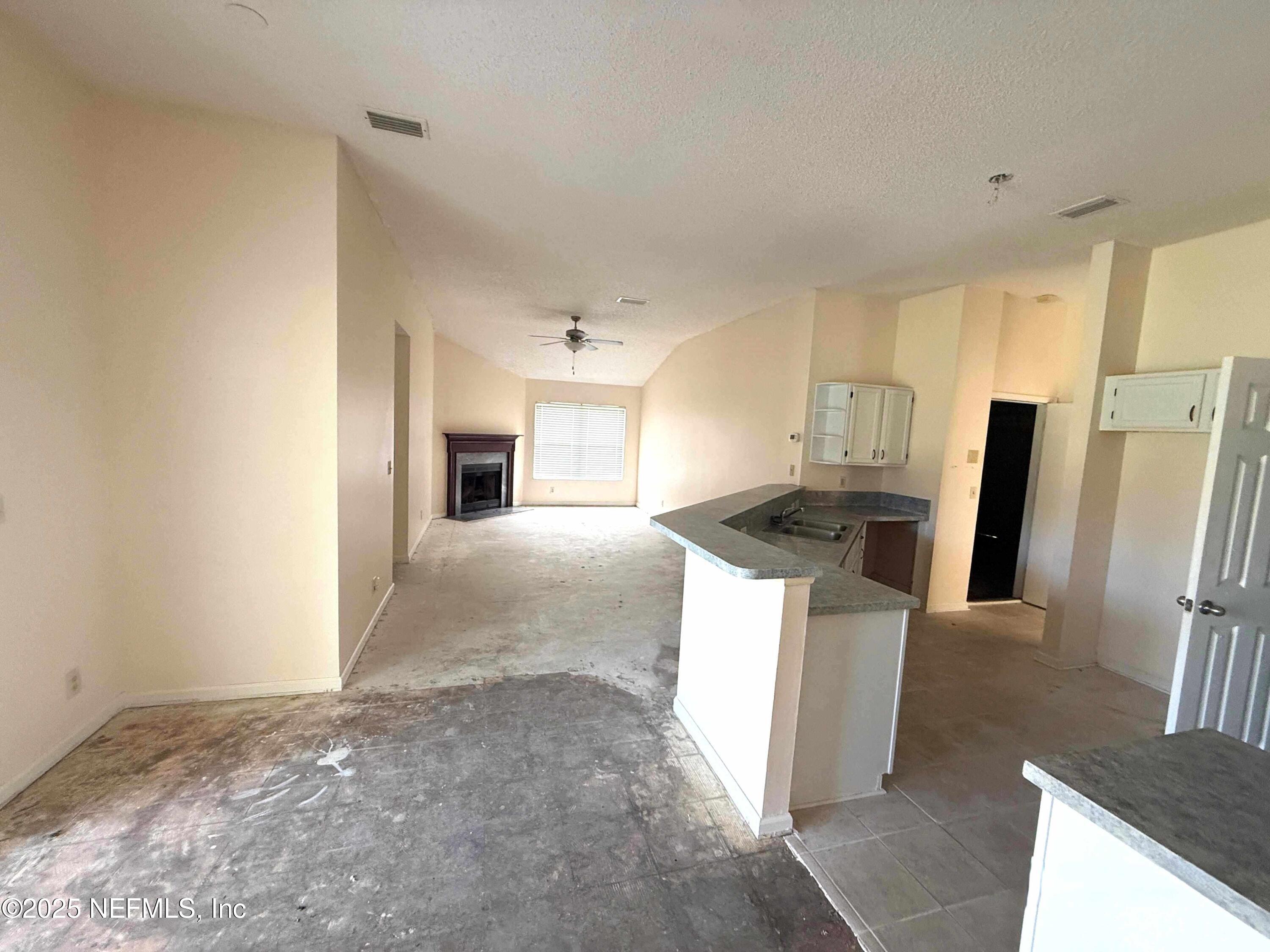 2133 WATERFOOT Lane