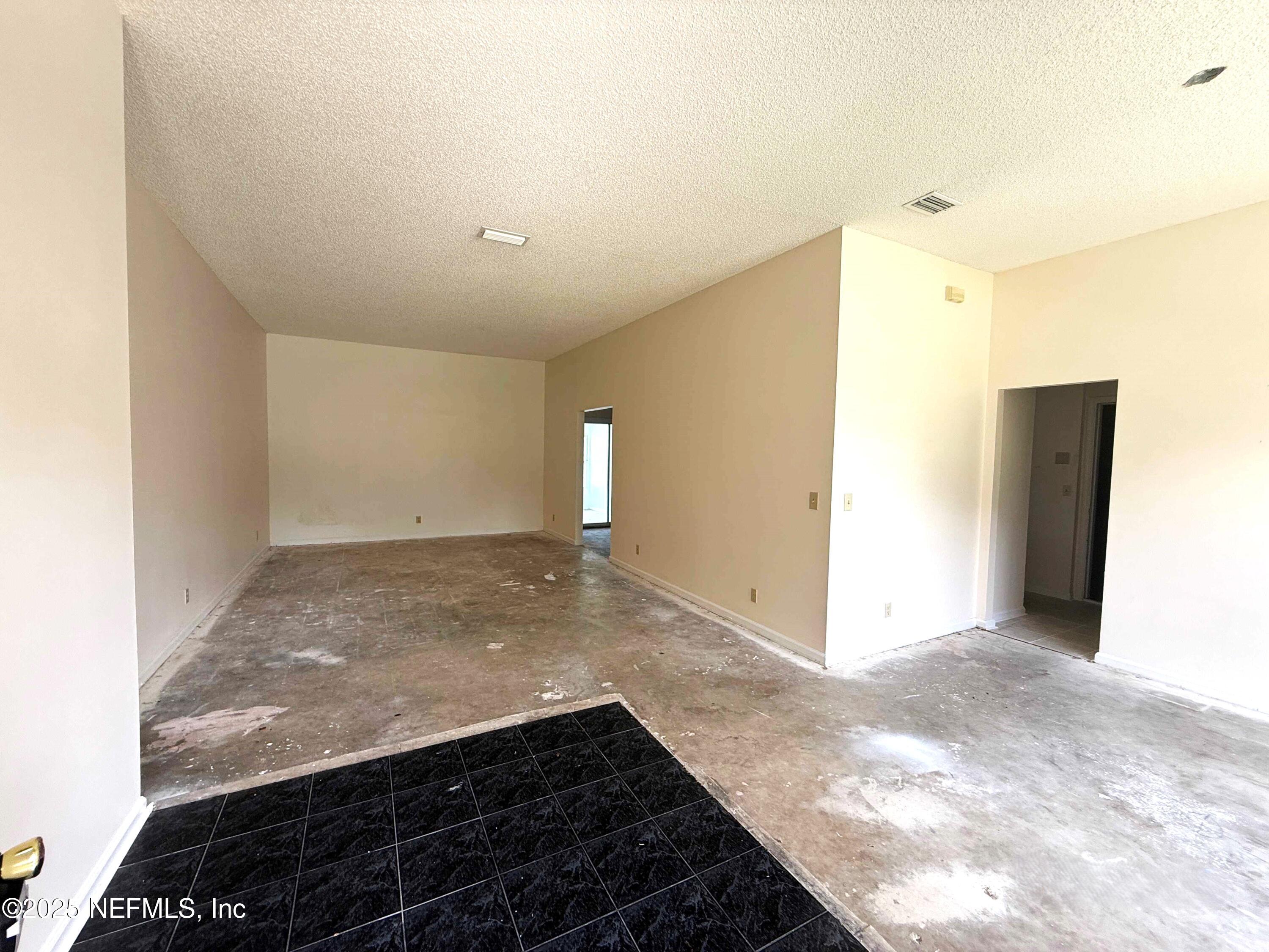 2133 WATERFOOT Lane