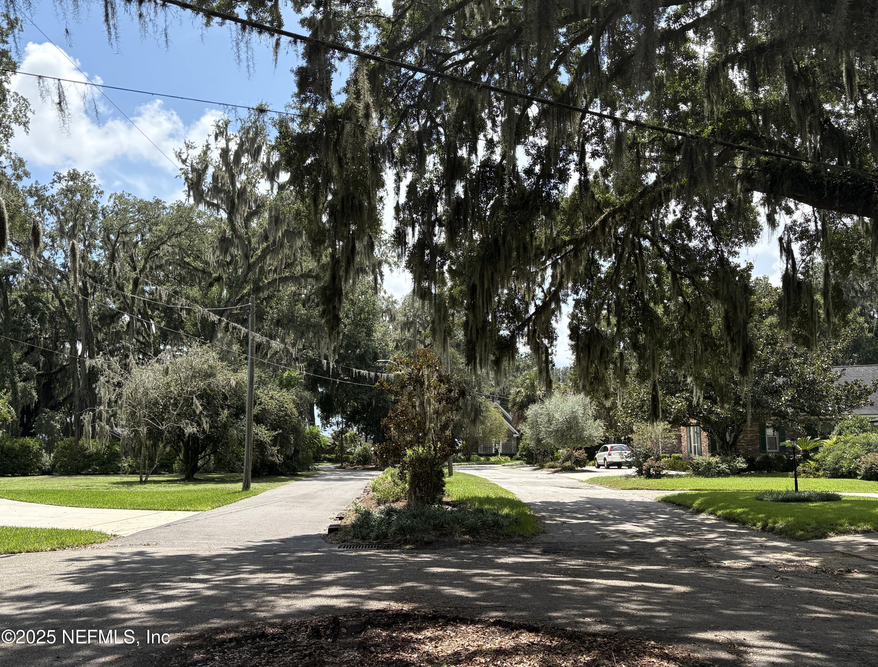 2222 SEDGWICK Place