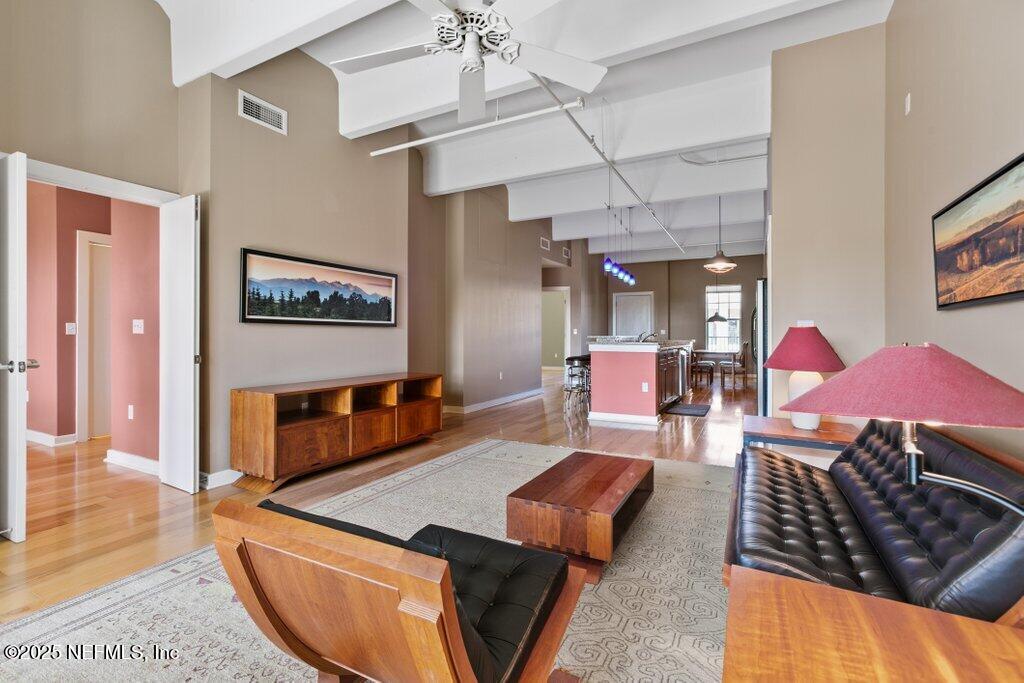 1661 RIVERSIDE Avenue 406