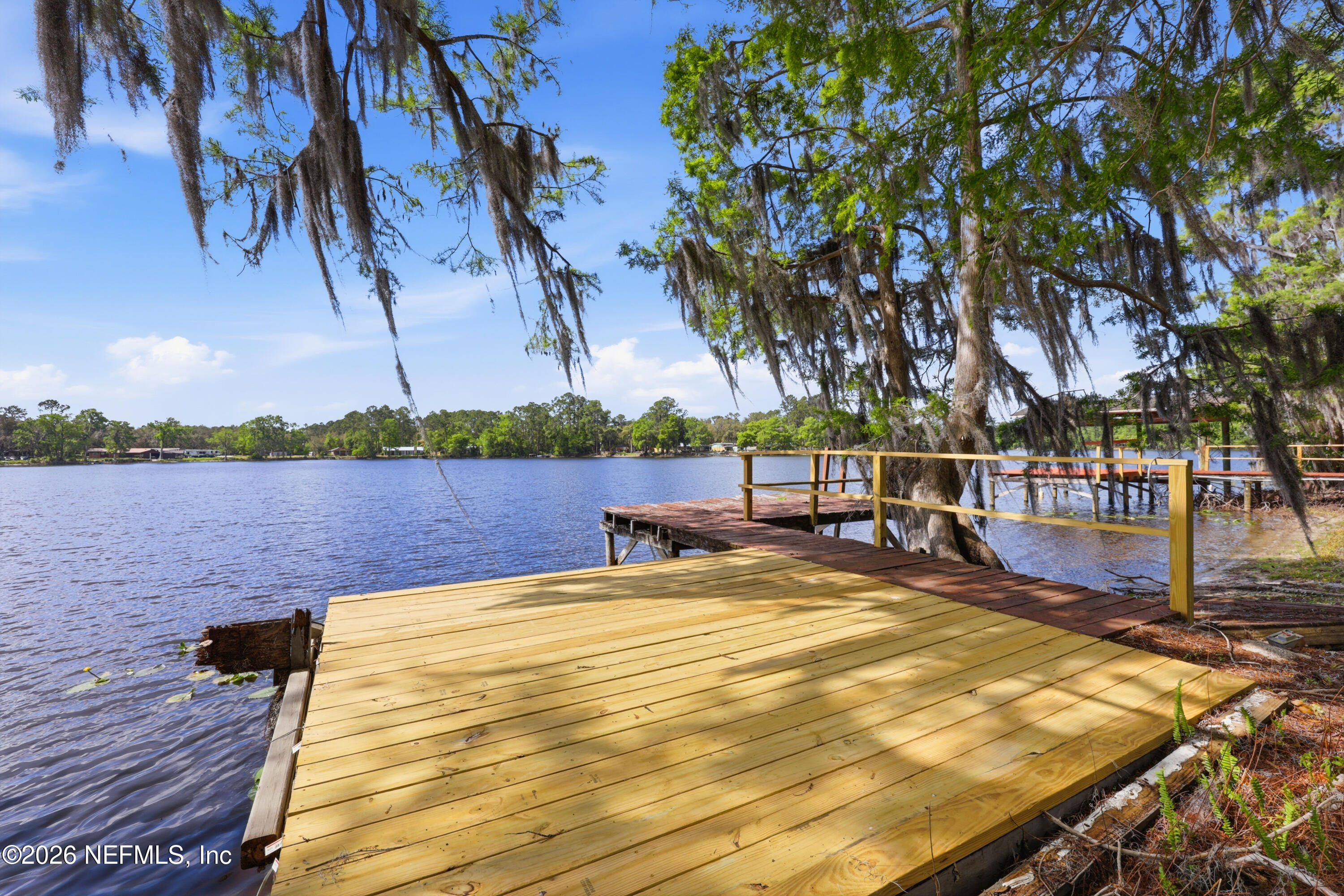 125 TWIN LAKE GROVE Drive