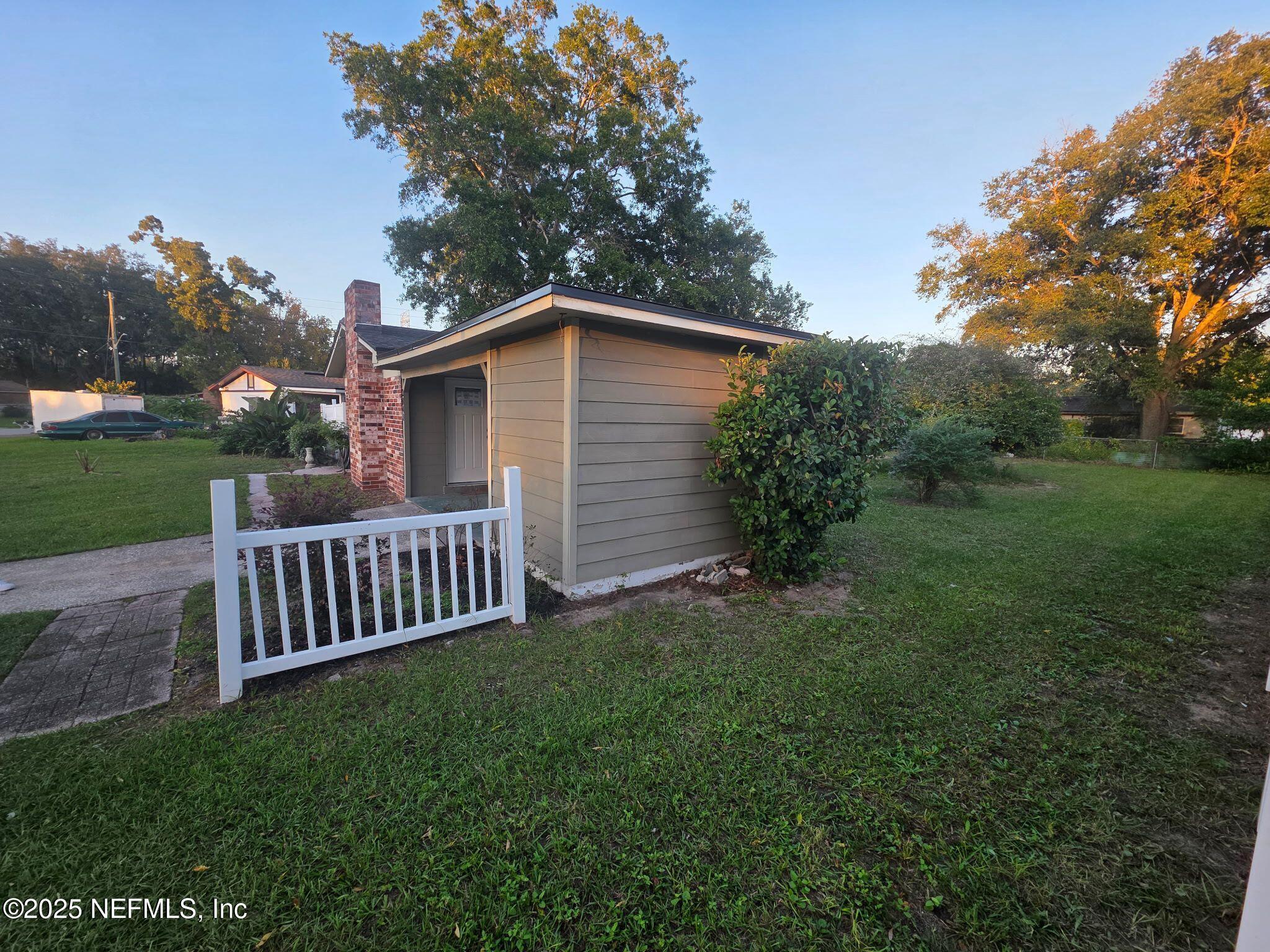 2841 DAFFODIL Circle W