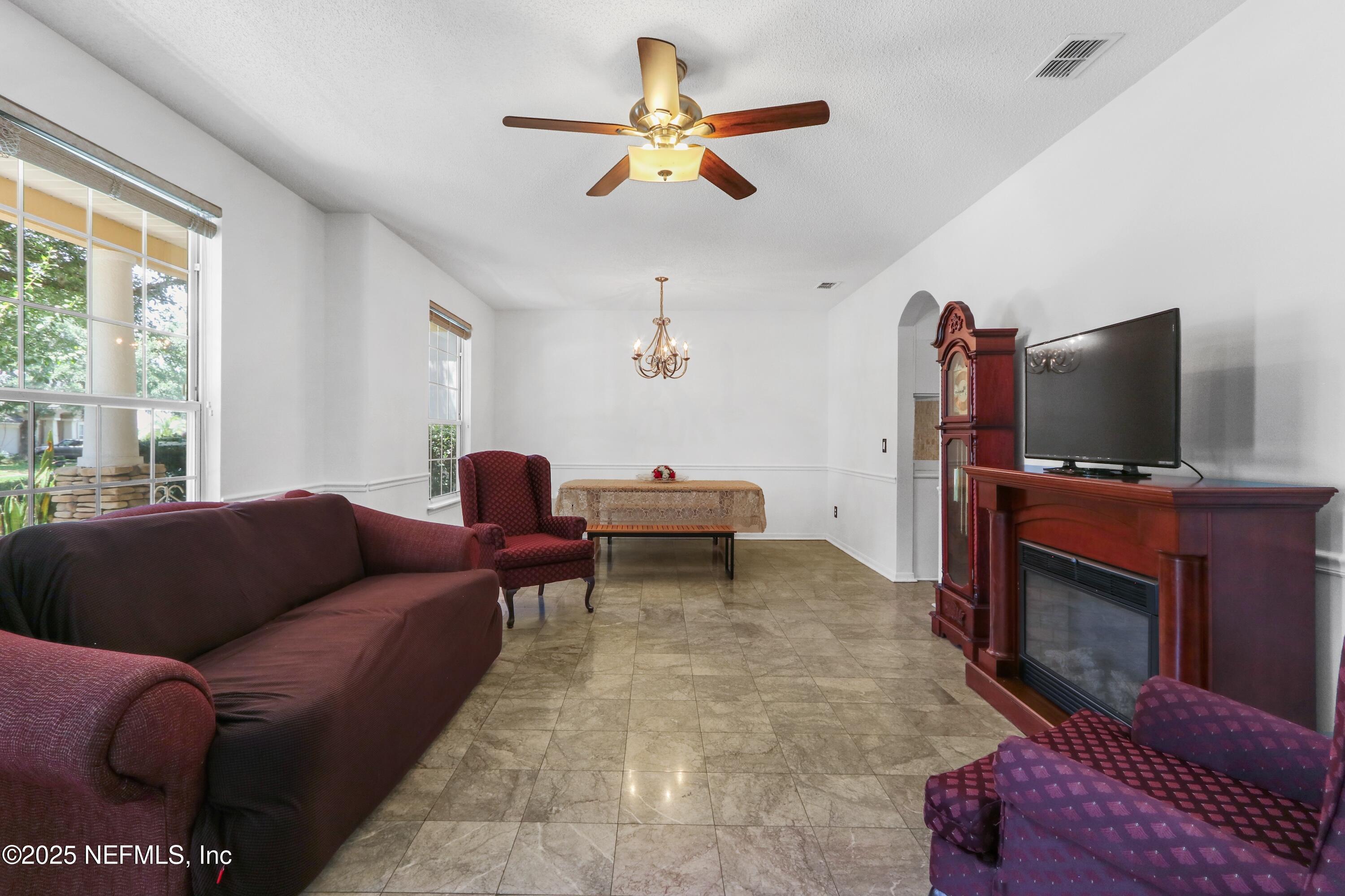 687 WAKEVIEW Drive