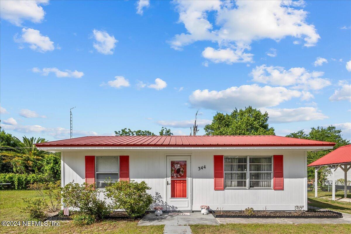 Interlachen, FL home for sale located at 344 5th Way, Interlachen, FL 32148