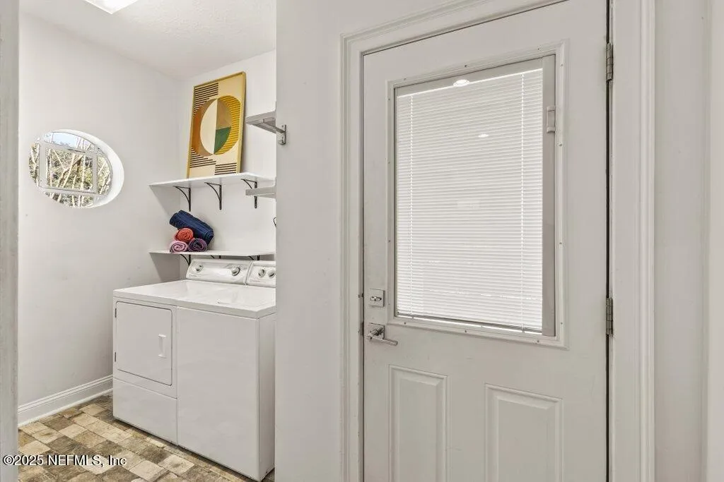 Jacksonville, Florida 32207, United States, 3 Bedrooms Bedrooms, ,4 BathroomsBathrooms,Residential,Pending,85034