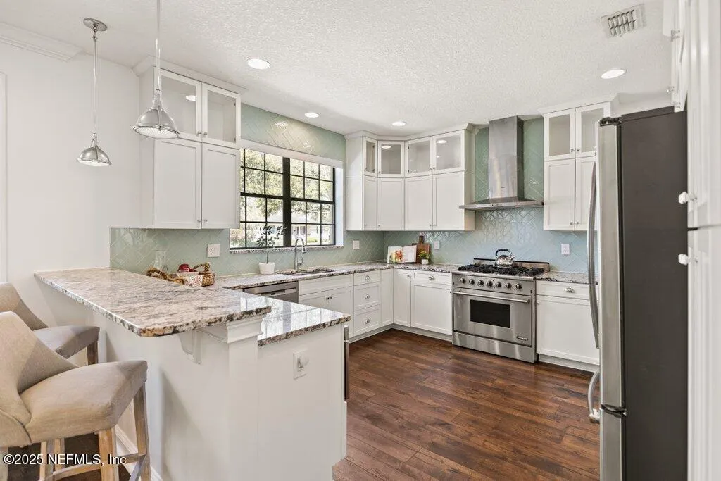 Jacksonville, Florida 32207, United States, 3 Bedrooms Bedrooms, ,4 BathroomsBathrooms,Residential,Pending,85034