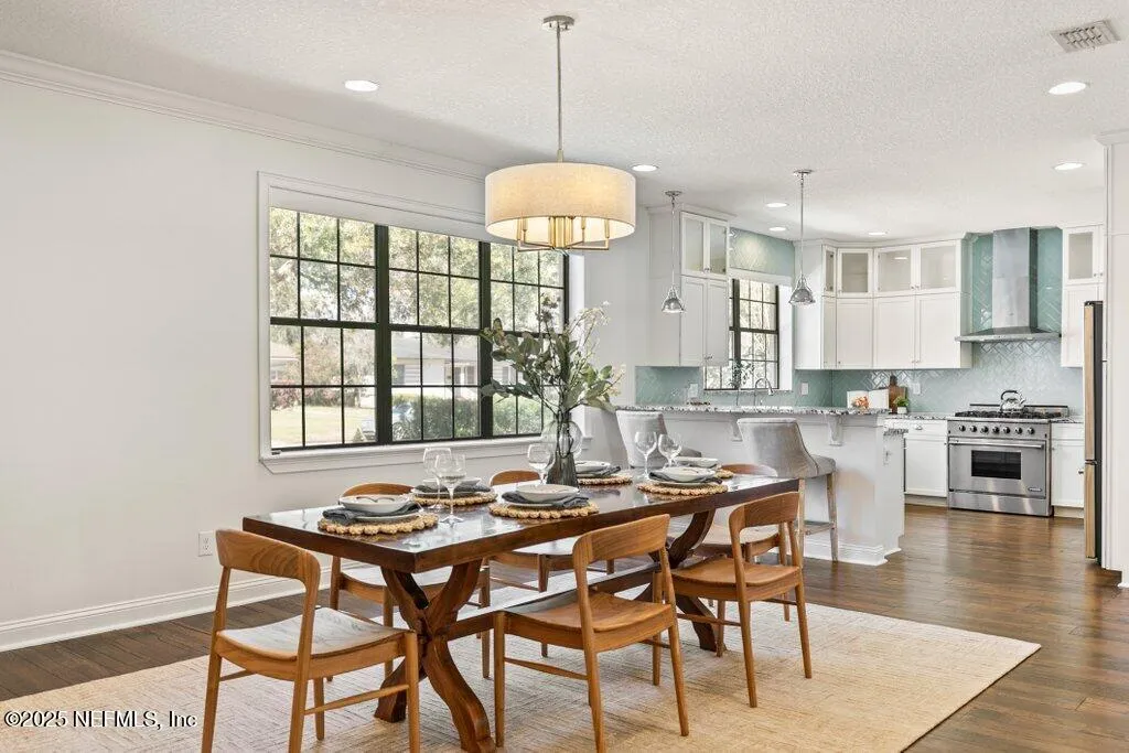 Jacksonville, Florida 32207, United States, 3 Bedrooms Bedrooms, ,4 BathroomsBathrooms,Residential,Pending,85034