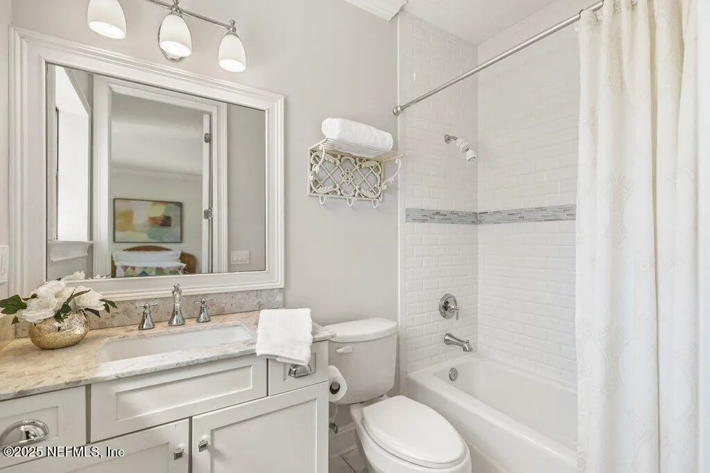 Jacksonville, Florida 32207, United States, 3 Bedrooms Bedrooms, ,4 BathroomsBathrooms,Residential,Pending,85034